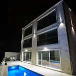 Luxurious In * Постира